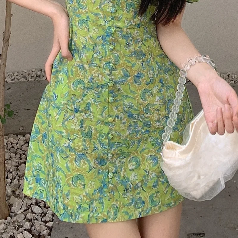 

2021 French Vintage Dresses Women Elegant V-neck Sweet Floral Robe Embroidery Female Casual Puff Sleeve Beach Vestidos Summer