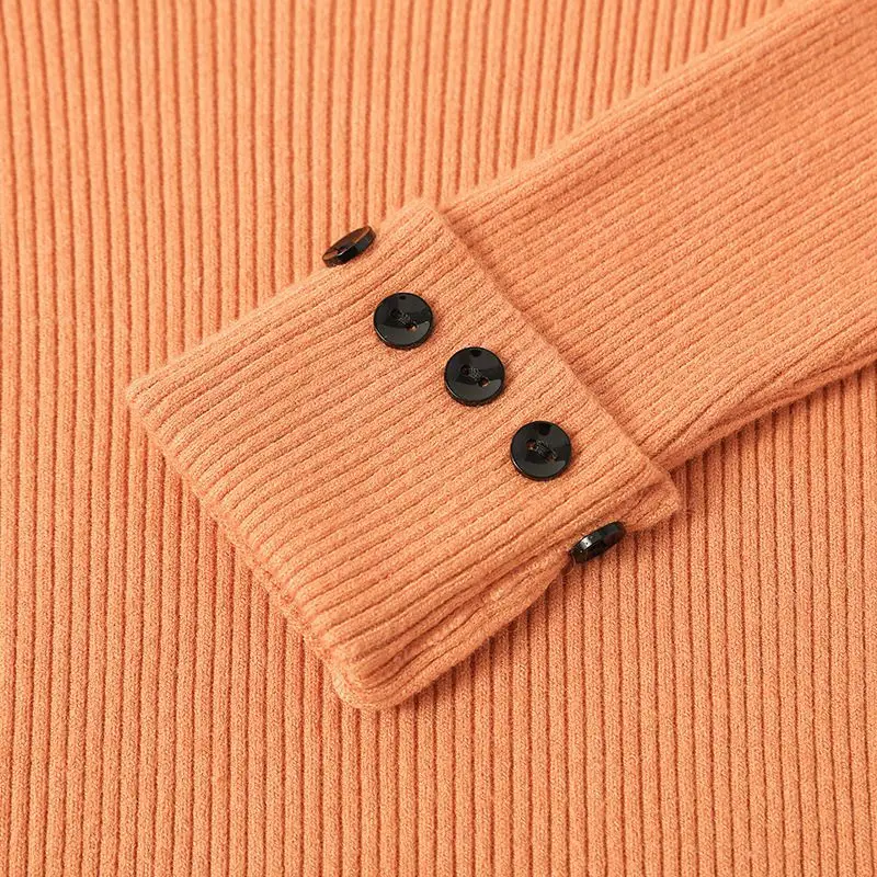 Женский трикотажный свитер на пуговицах однотонный облегающий пуловер в