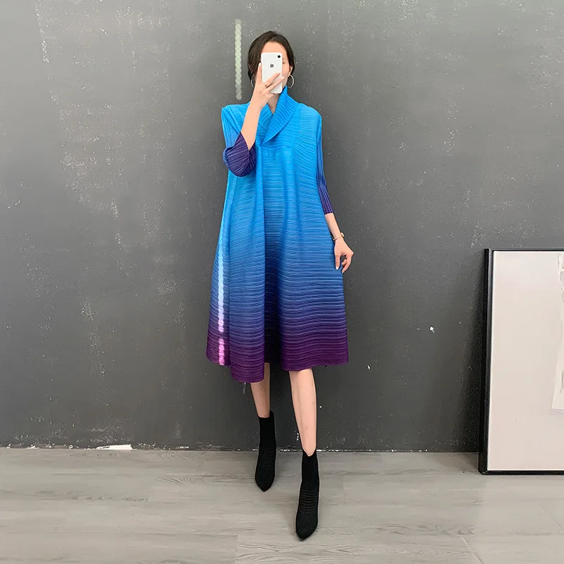 Dress For Women 45-75kg 2022 Spring Summer New Gradient Stretch Loose Miyake Pleated V-Neck A-Line Dresses