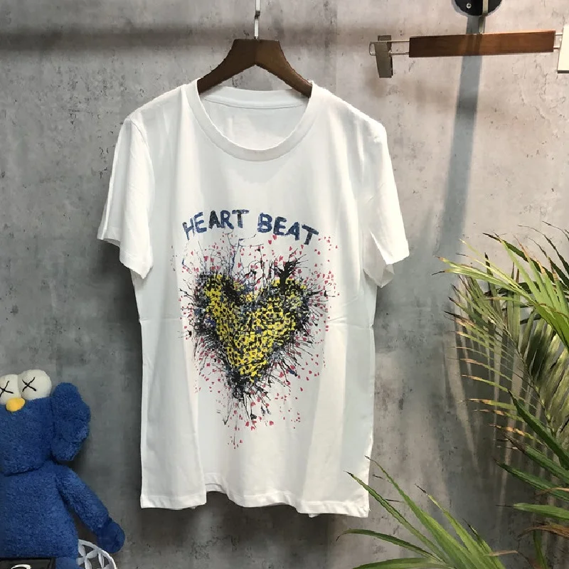 Женская футболка с принтом в виде сердца желтая коротким рукавом и надписью лето