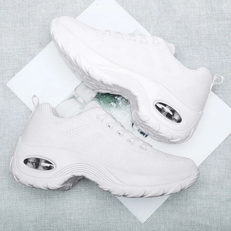 Женская спортивная обувь модные кроссовки на платформе женская танкетке