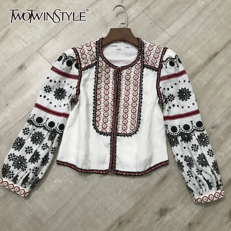 TWOTWINSTYLE Embroidery Vintage Women's Jacket O Neck Open Stitch Beading Patchwork Short Coat Female Fashion Autumn