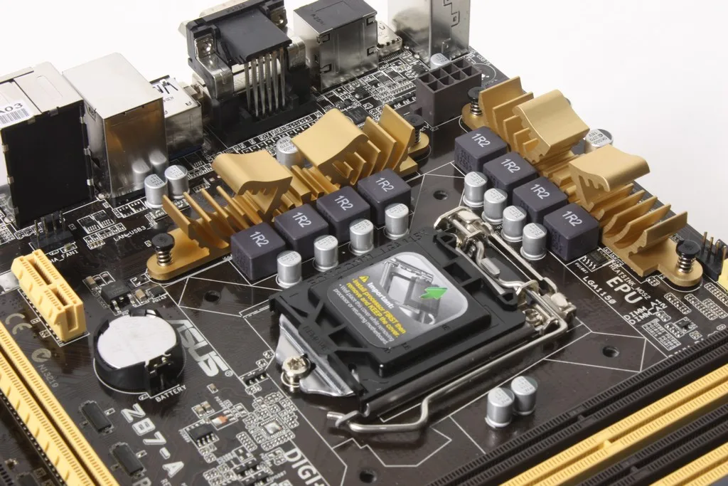 

Asus Z87-A Desktop Motherboard LGA 1150 DDR3 Intel Z87 32GB PCI-E 3.0 USB3.0 SATA III Core i7/i5/i3 ATX Used motherboard