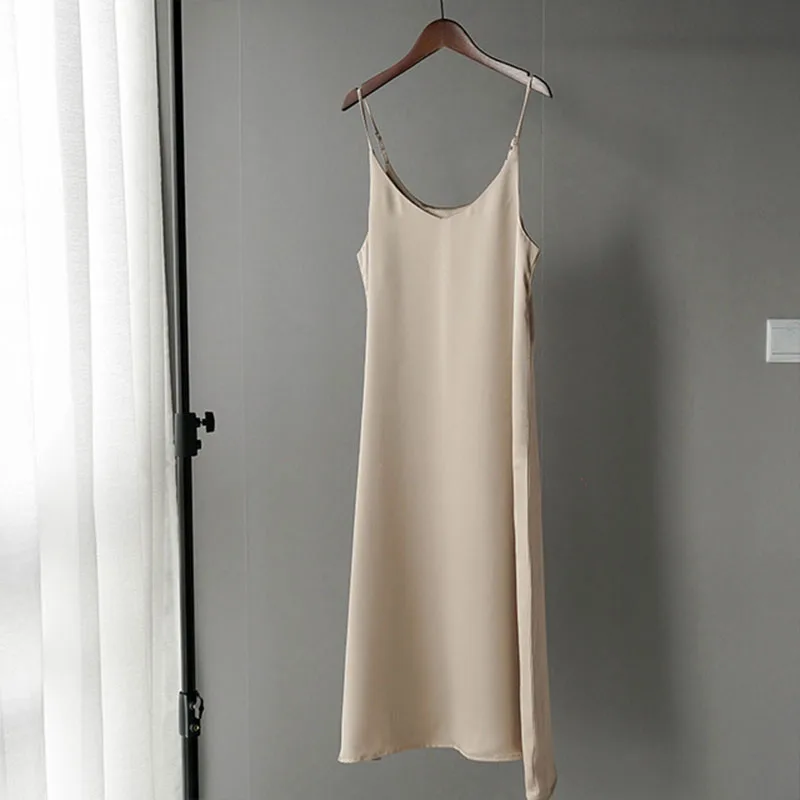 Платье женское ТРАПЕЦИЕВИДНОЕ из полиэстера без рукавов с V-образным вырезом |