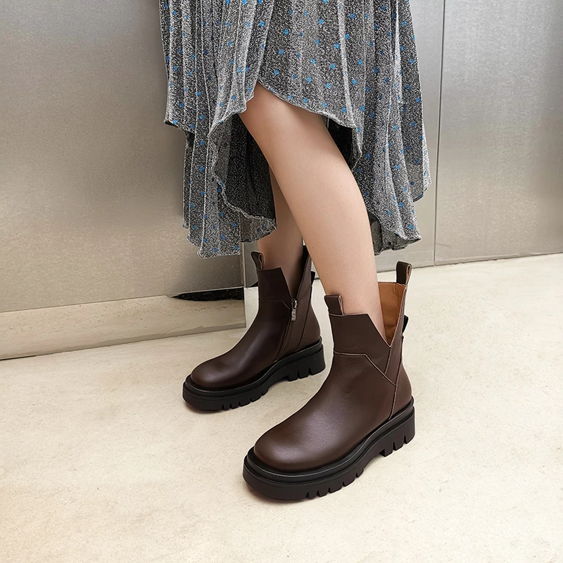 

Osunlina Winter Ankle Boots For Woman Platform Round Toe Flat Boots Genuine Leather Zipper Black Comfortable Shoes Female A139