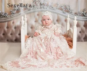 Новое платье на крестины платье для маленьких девочек Одежда для младенцев Кружевная аппликация, комплект румян фамильный наряд с головным убором