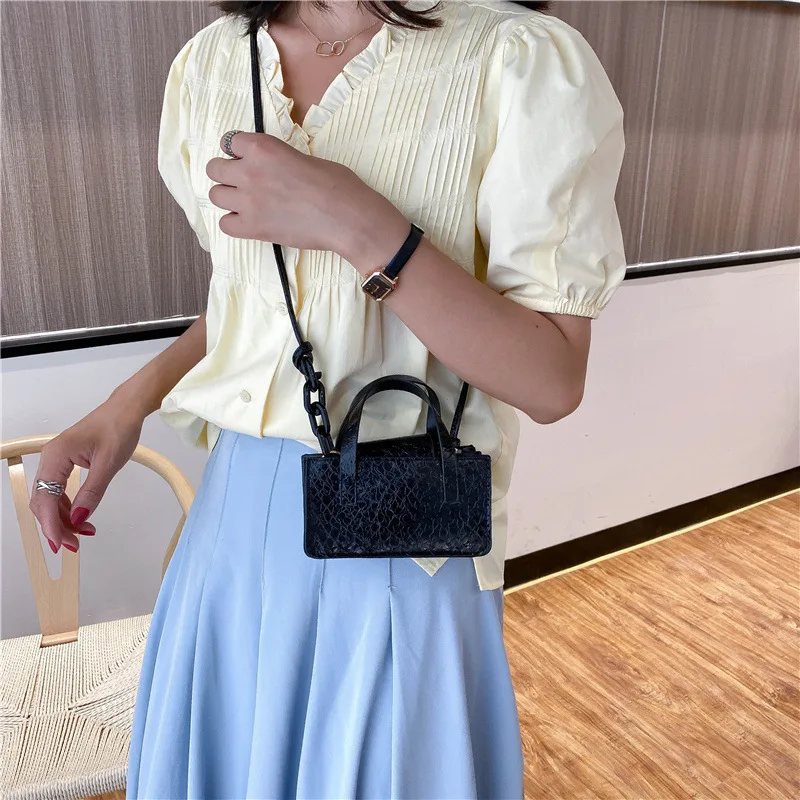 Женская сумка из искусственной кожи с крокодиловым узором и цепочкой| |