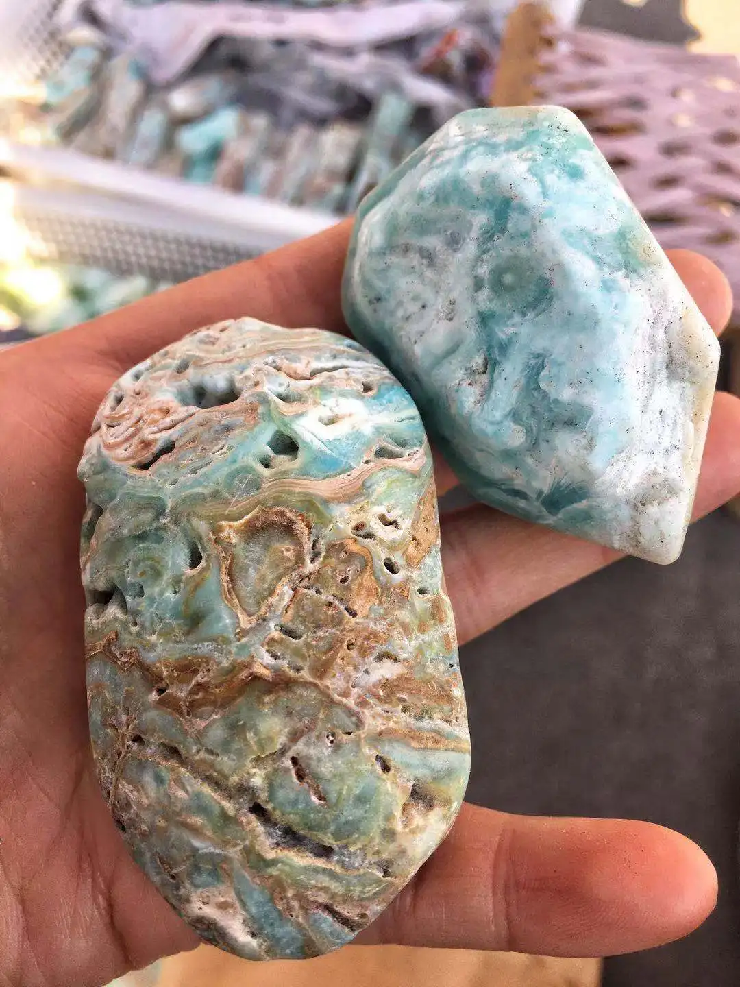 

500grams,Natural crystal hemimorphite stone hand - polished light green flat oval for playing