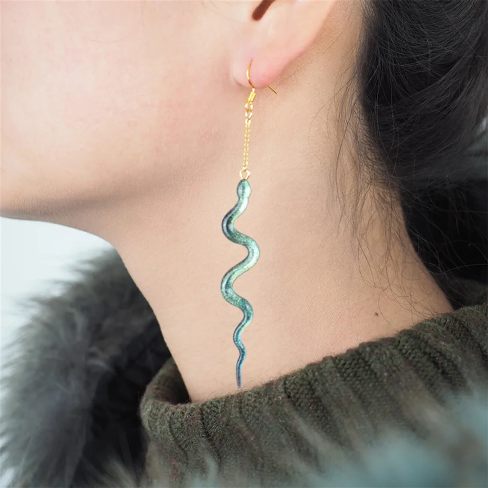 

1pcs DIY Pendant Earring Silicone Mold For Resin Craft Making Tool Handmade Decoration Epoxy Resin Snake Head Earrings Mold