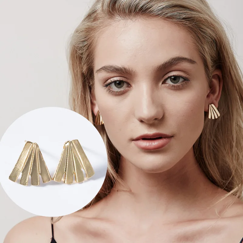 2020 Ограниченная серия Pendientes Earings Европа и две аксессуары Джокер цветные