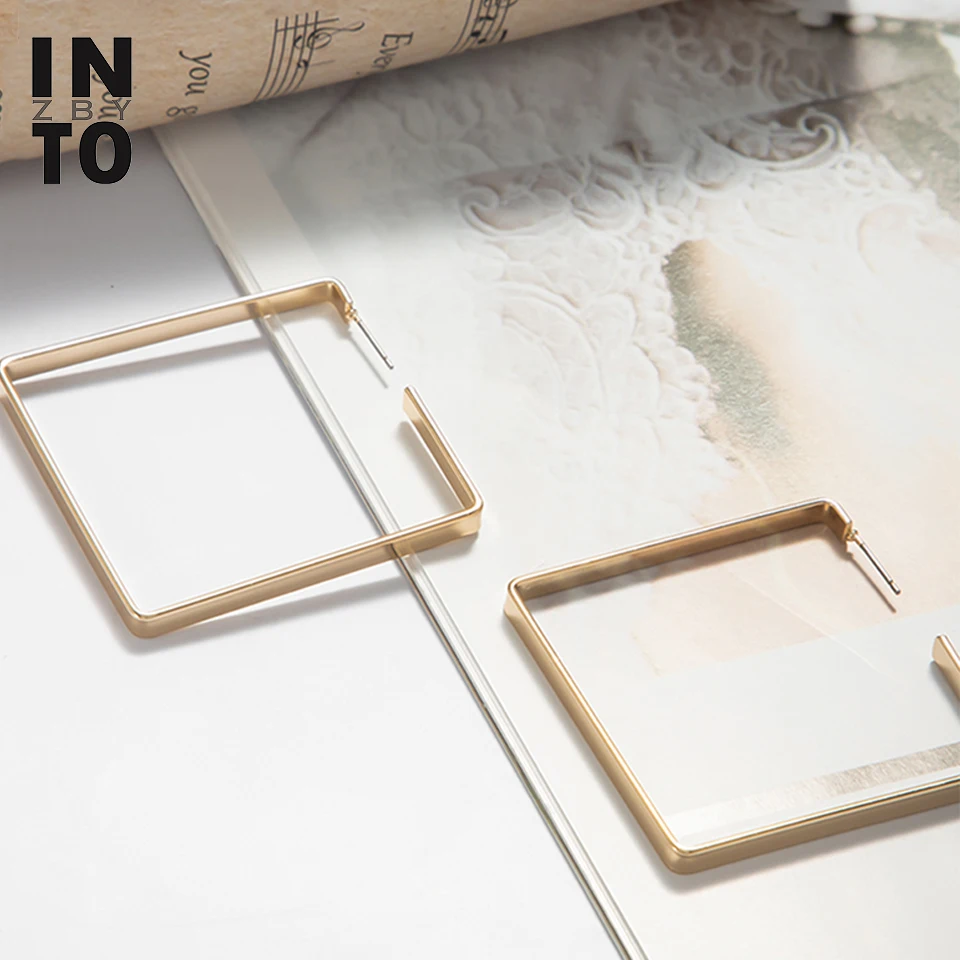 В простые квадратные серьги кольца для женщин золотого цвета геометрические