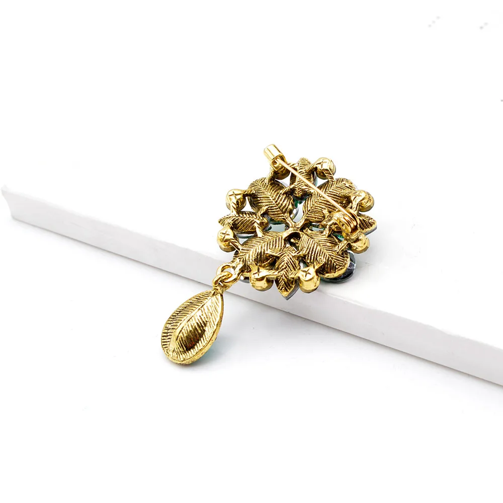 

CINDY XIANG 4 colors avaibale crystal flower brooches for women wedding pin pendant brooch spring new arrival high quality gift