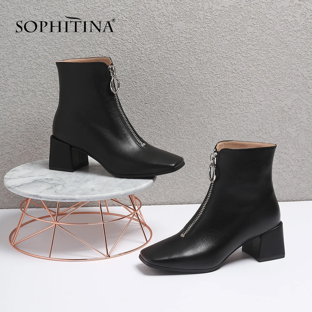 SOPHITINA/ Ботинки женские новые модные на весну и осень из натуральной кожи на ворсине. Весенние и осенние ботинки с передними молниями на квадратном среднем каблуке. Повседневная обувь с квадратным носком. SO221