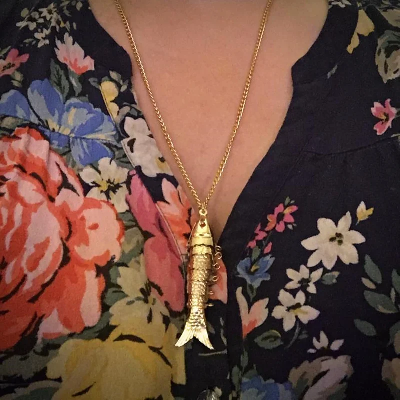 

Vintage 1970s Classic Metal Gold Articulated Fish Pendant Necklace Women Men Biker Jewelry Accessories Statement Necklace