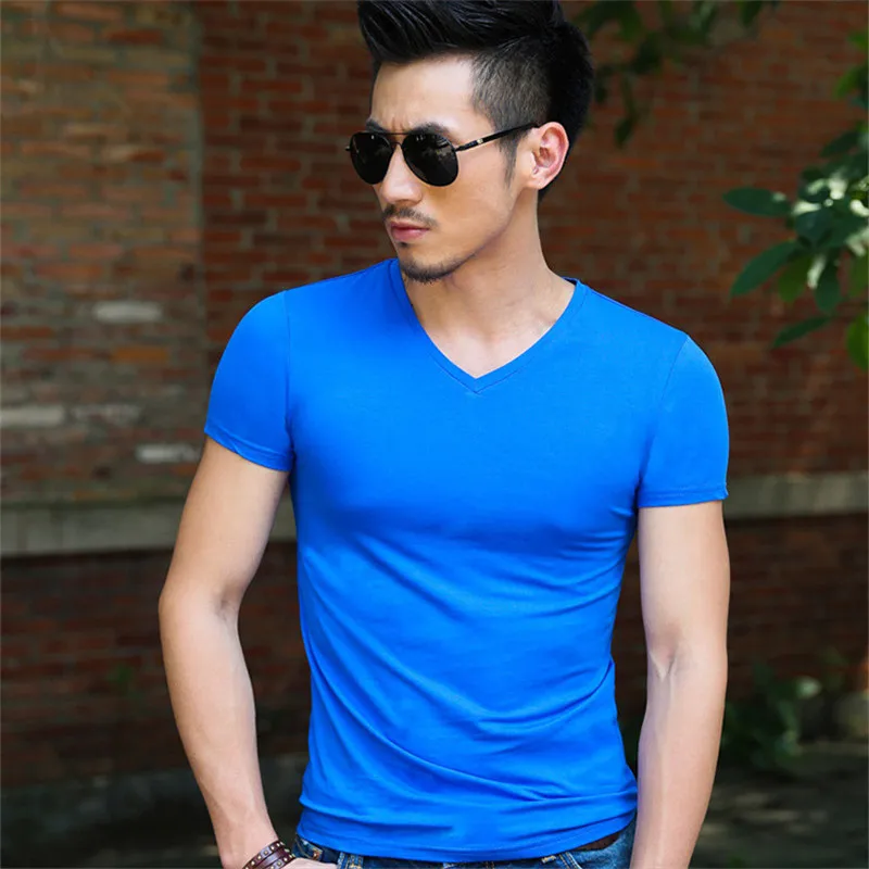 

FB and summer new short-sleeved T-shirt men's solid color black and white V-neck bottoming shirt ice silk half-sleeve tide