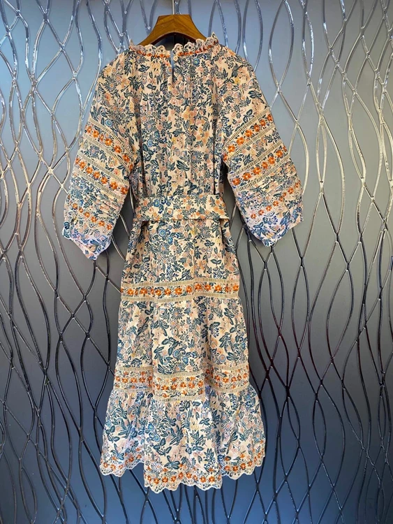 

2021 spring and summer new women's round neck small floral pattern decoration waist long-sleeved dress 312