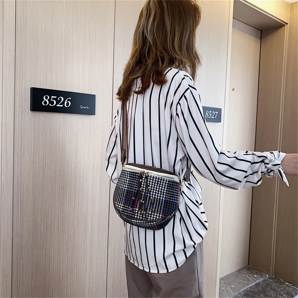 Aelicy женские сумки 2019 Сращивание Цвет плед печати с кисточками и заклепками На