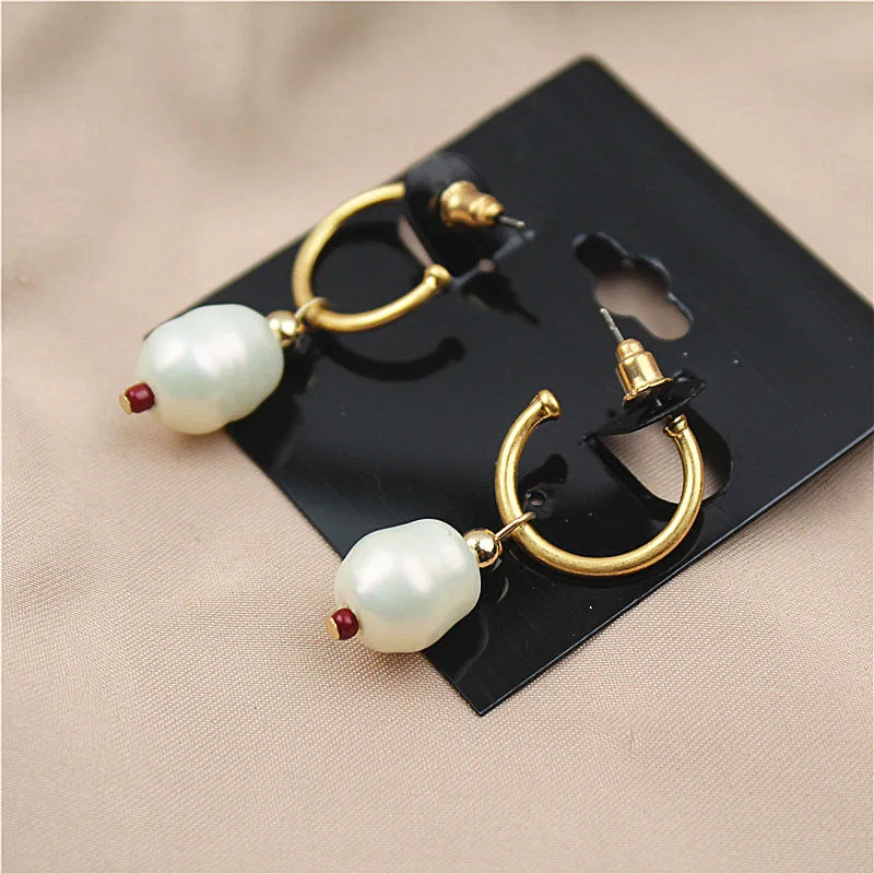 

New baroque style unreal color pearl earring temperament personality fashion