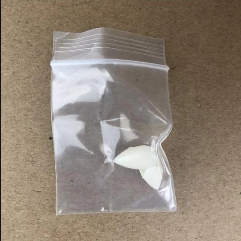 

Резиновые клыки для зубов KAIGOTOQIGO