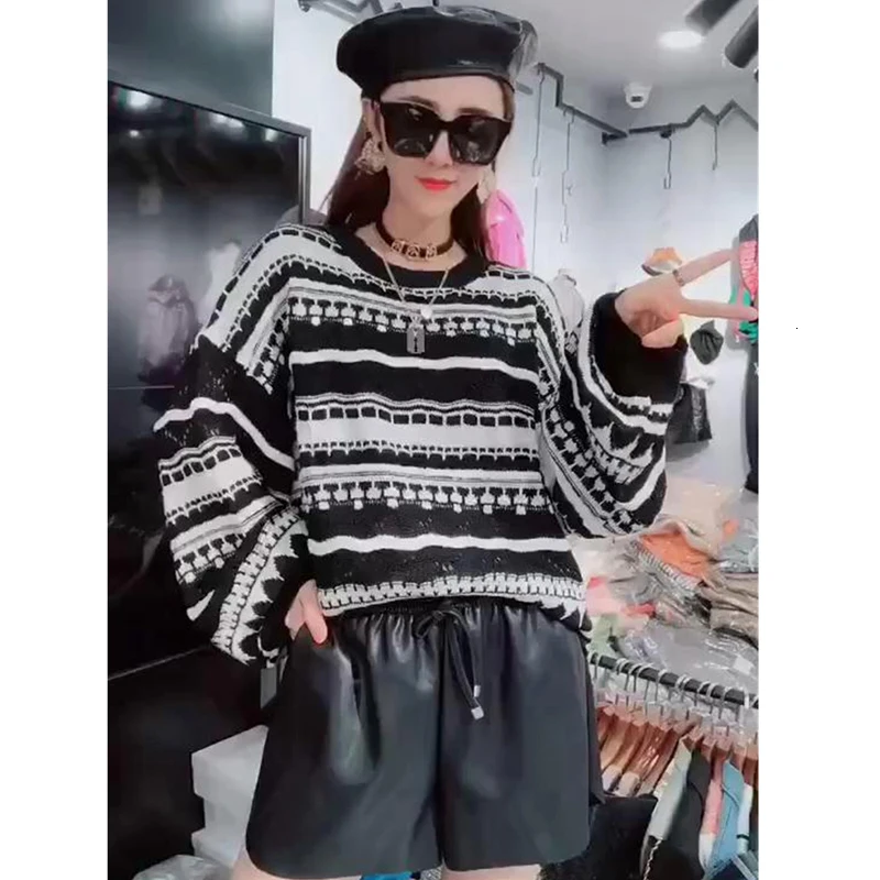 Белая трикотажная верхняя одежда без подкладки пуловер с круглым вырезом и