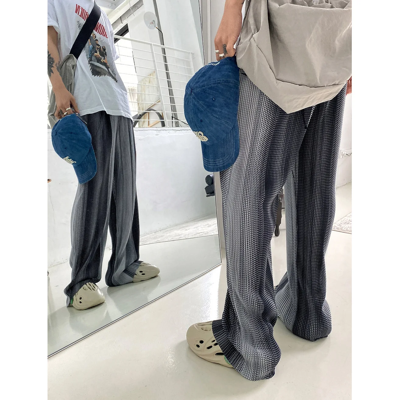 

2021 Korean style summer cool thin straight-leg pants ins trend mopping drape loose casual pants men's pleated trousers
