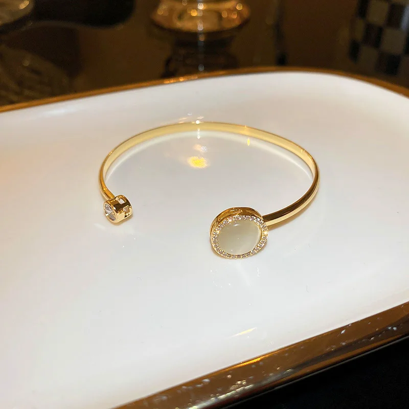 

DREJEW New Diamond-Encrusted Circle Open Bracelet for Women Temperament Light Luxury Simple Atmosphere Bracelet Jewelry Women's
