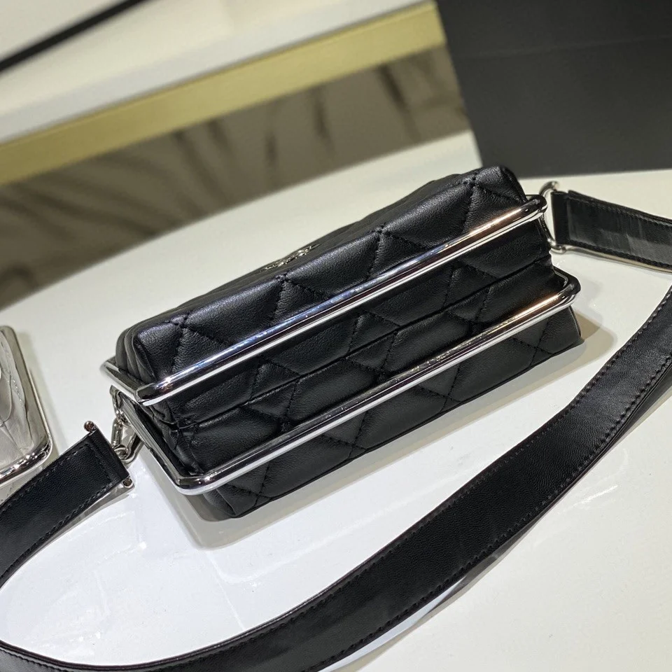 

2020 new design bags for women purse high quality real leather lady frame shoulder handbag with metal handle