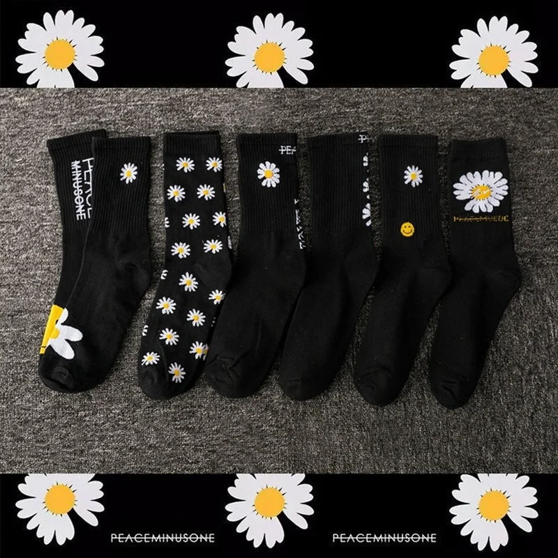 Cute daisy socks funny daisy smiley letter pattern cartoon socks Korean style fashion trend black breathable female socks