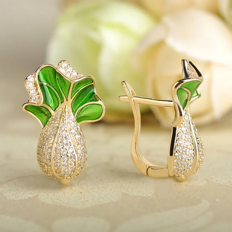 Женские серьги-гвоздики с фианитом золотого цвета | Украшения и аксессуары