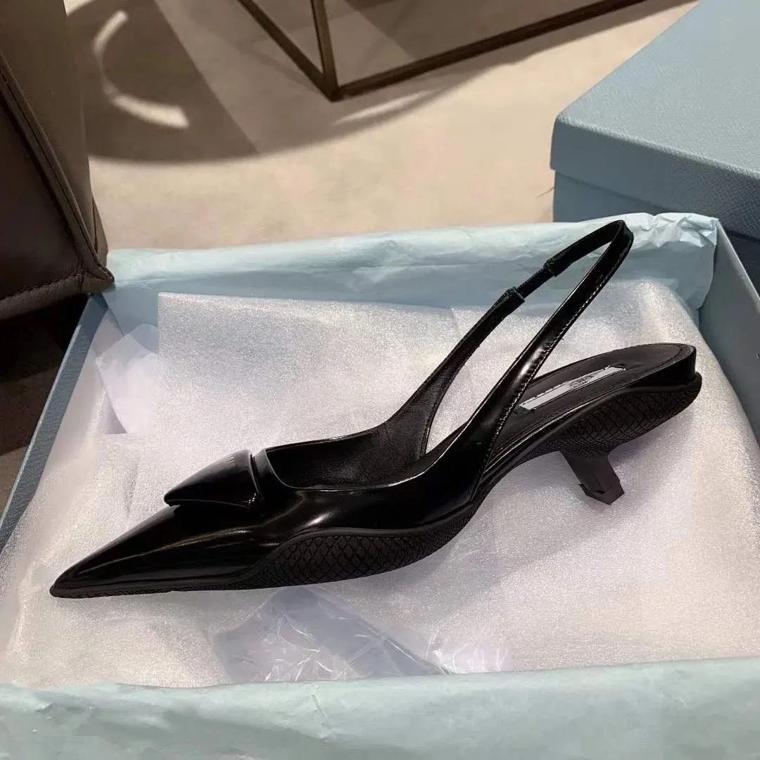 

P family in spring and summer of 2021, the new cat and pointy fashion low heel sandals are half-towed with real leather fashion