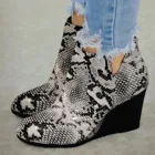 Модная повседневная женская обувь на толстой подошве, короткие ботинки на танкетке с цветными вставками, модная дизайнерская Высококачественная обувь, бесплатная доставка