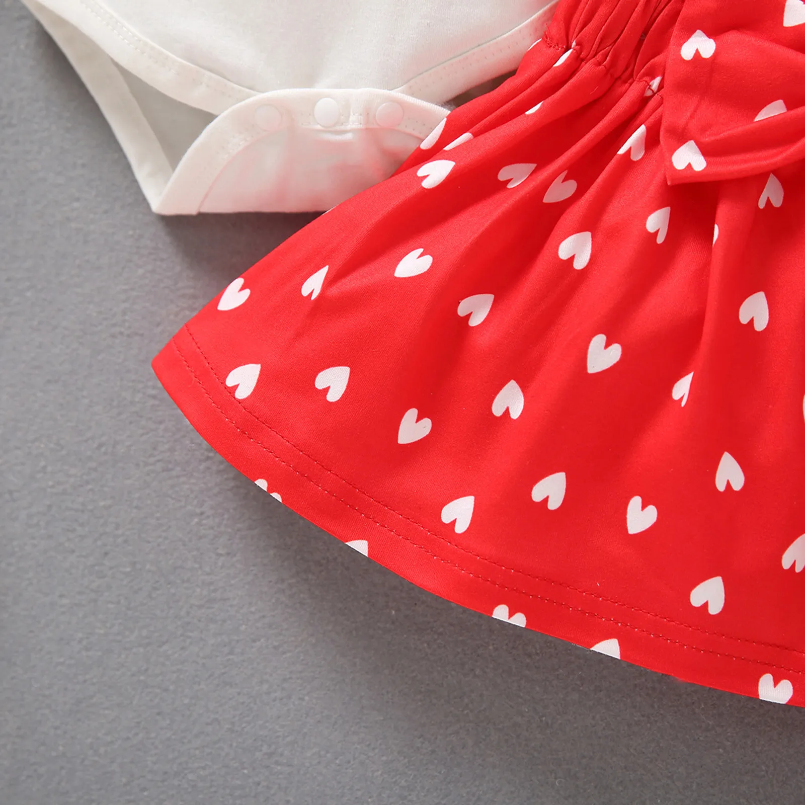 0M-24M Newborn Infant Baby Girls Valentine's Day Romper Bodysuit+Hearts Suspender Skirt Rompers Outfits Baby Clothes Set images - 6