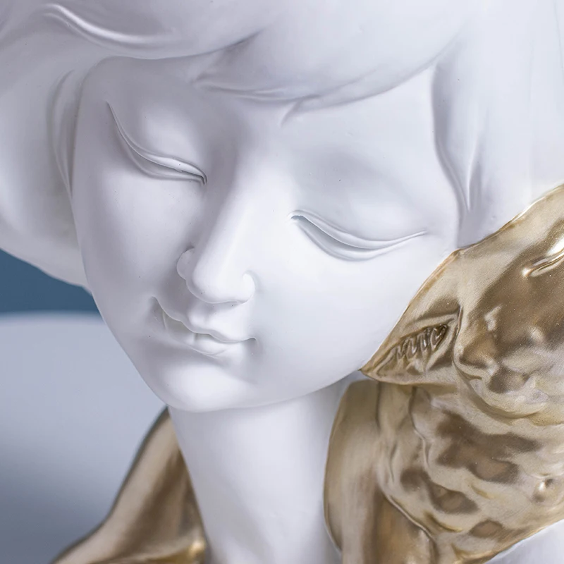 

European Creative Resin Sculpture Crafts Golden Fox Girl Model Living Room Ornaments Personalized Home Decoration Accessories