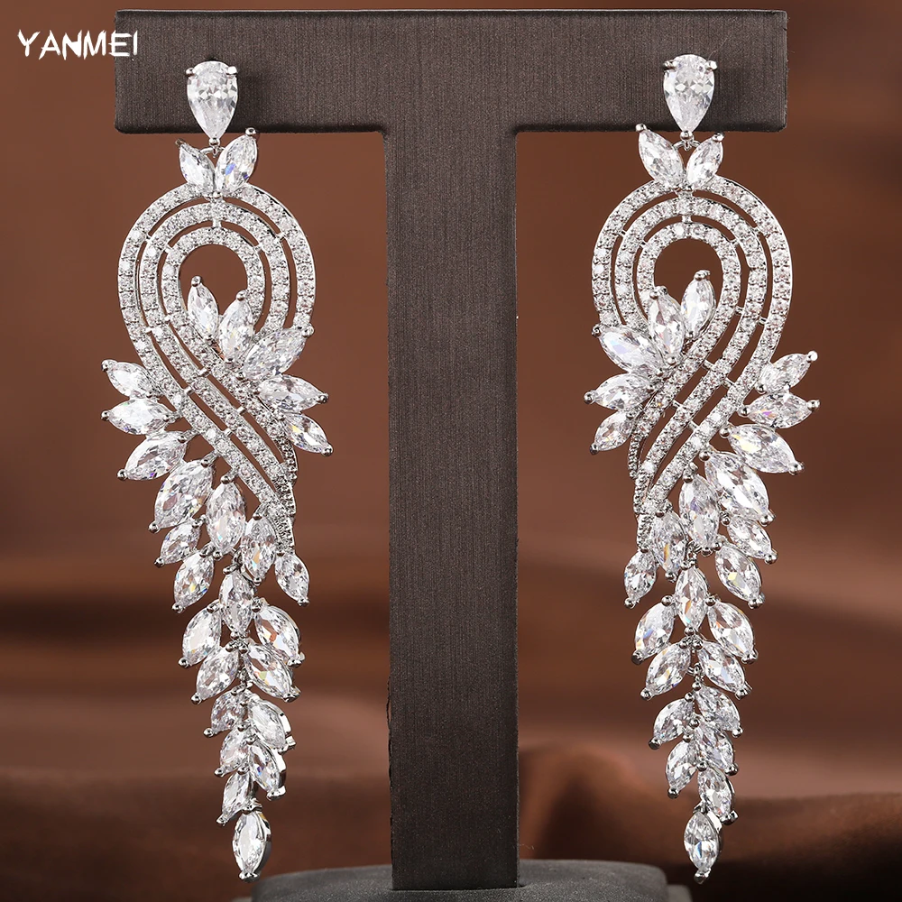 

Shiny Long Cubic Zirconia Tassel Earrings Classic Temperament White Luxury Banquet Jewelry Distinctive Wedding Bridal Gift