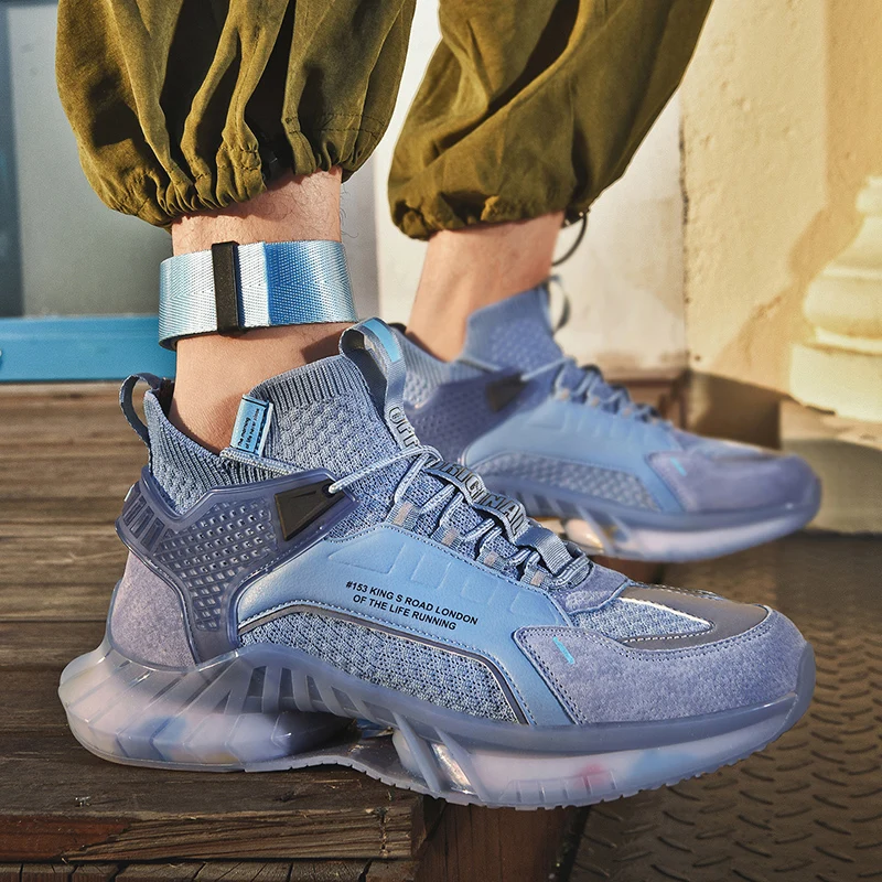 

INS Trendy Popcorn Bottom Sneakers Reflective Night Running Shoes For Men Fly Weaving Sock Zapatillas Wear-Resistant Male Shoes