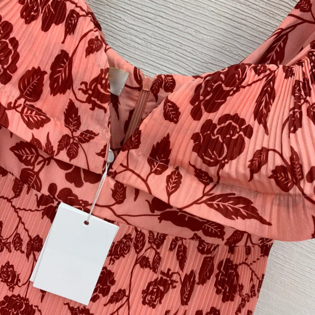 

High Quality Luxury Women Summer New Style Sweet Holiday Style Rose Print Small Floral Pleated Ruffled V-neck Dress