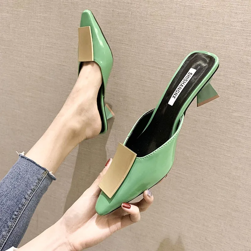 

2021 Women Mules Slippers Med Spike Heel Pointed Toe Leather Slippers Spring Summer Heels Sandals Pumps Shoes With Metal Buckle