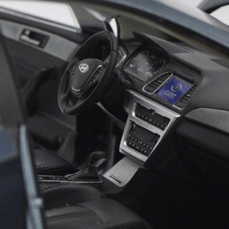 1:18 HYUNDAI 9th Sonata сплав модель автомобиля статические высокой моделирования металлические модельные автомобили с оригинальной коробкой