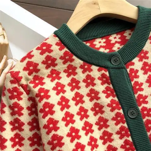 

Early spring and autumn new color matching floral cardigan women's long sleeve round neck sweater with blouse