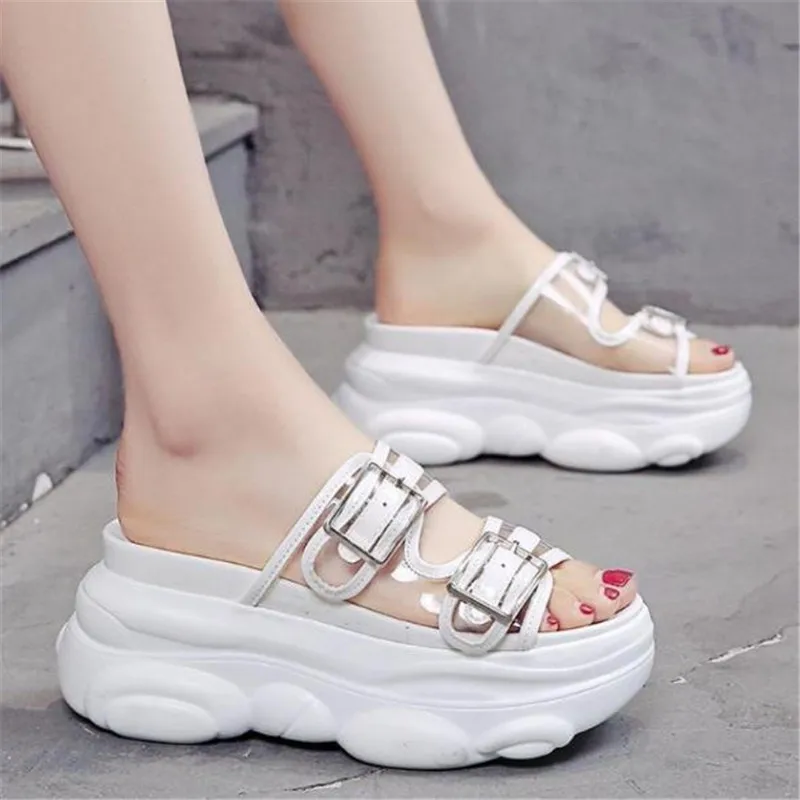 Сандалии женские на танкетке с открытым носком пляжные дышащие босоножки