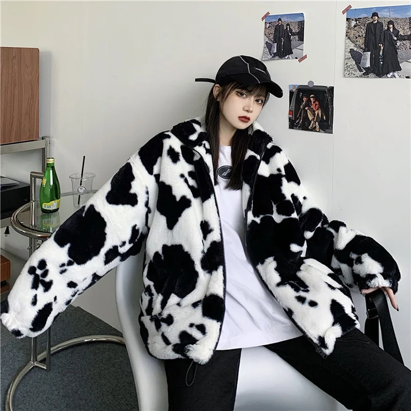

Корейская зимняя новая мода Пальто Harajuku с принтом коровы свободная кожаная куртка с длинным рукавом винтажные фланелевые сохраняющие тепл...