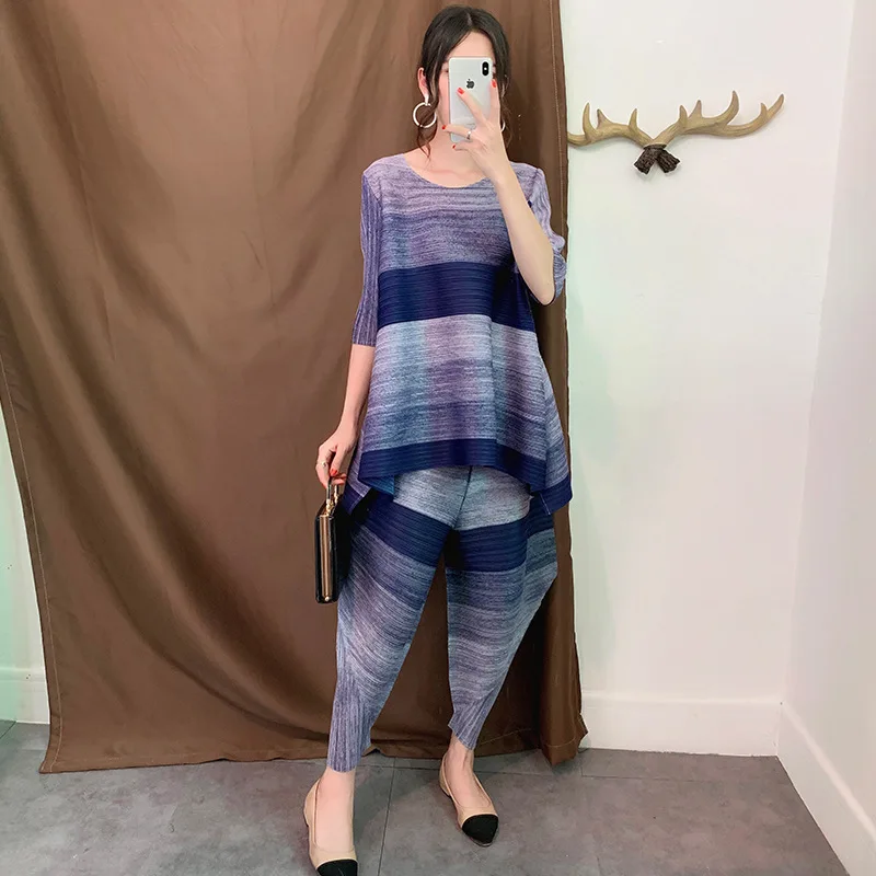 LANMREM круглый вырез Половина рукава Полосатый плиссированный контрастного цвета