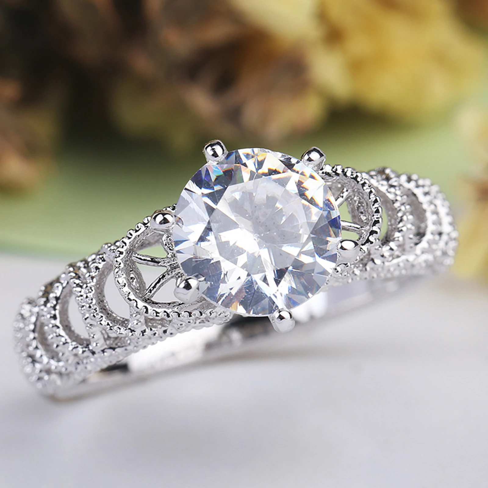 

Simple Female Ring Luxury CZ Stone Alloy High Quality Wedding Ring European and American Fashion Jewelry Zircon Ring for Women