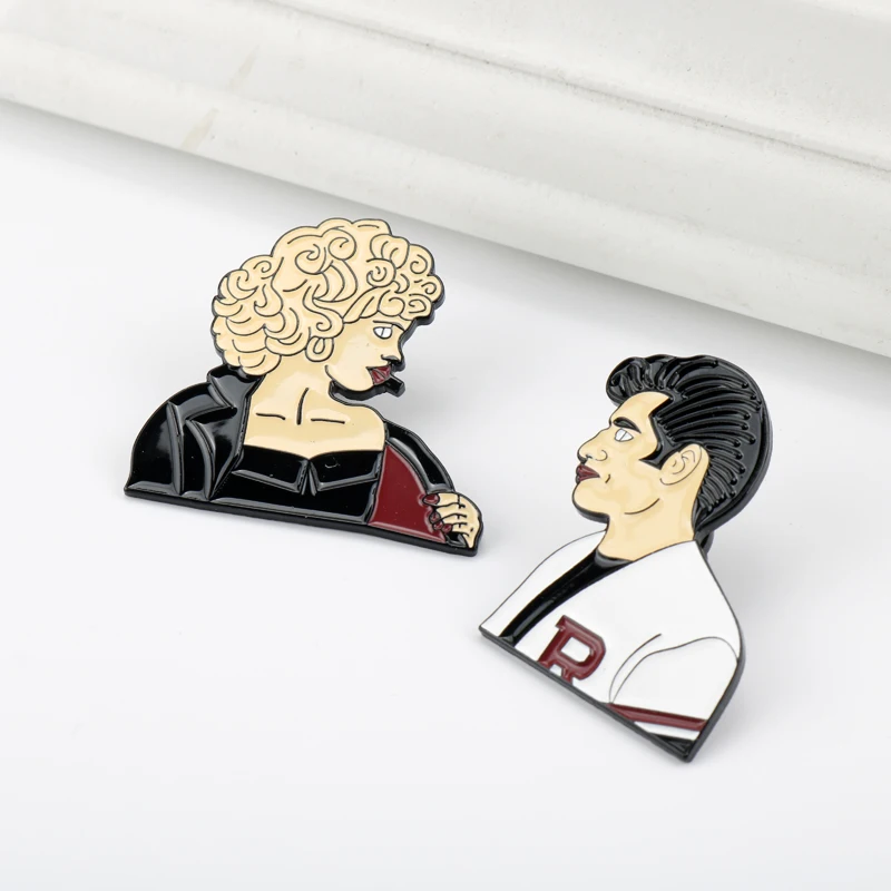 Эмалированная заколка песчаный Дэнни король и королева Покер любовь мультфильм