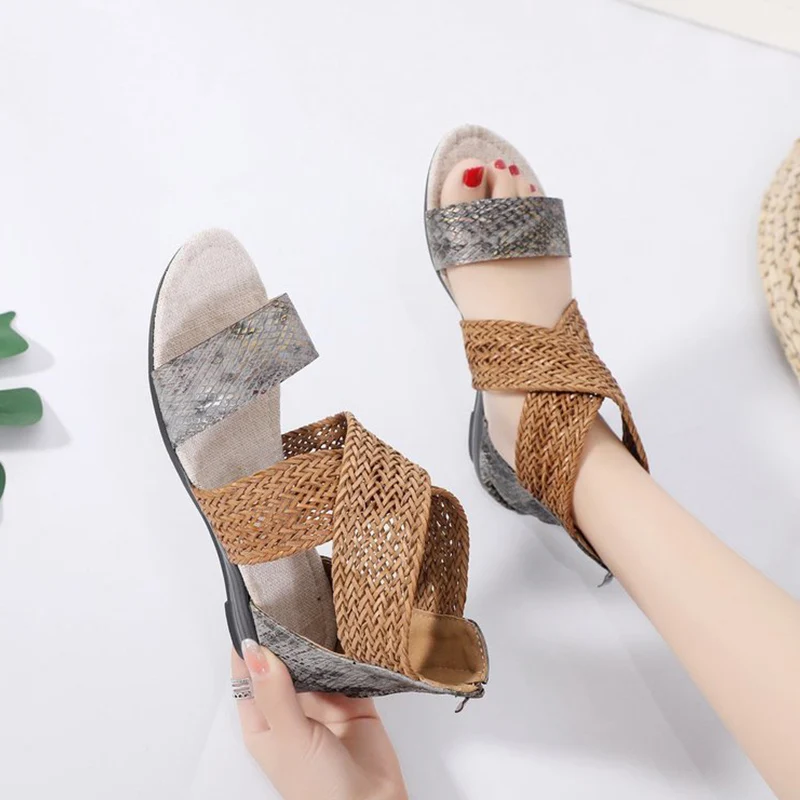 Сандалии женские с принтом змеиная кожа плоская подошва молния Повседневная