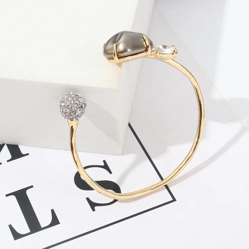 

Fashionable Simple Bracelet Adjustable Size Exaggerated Temperament Bracelet