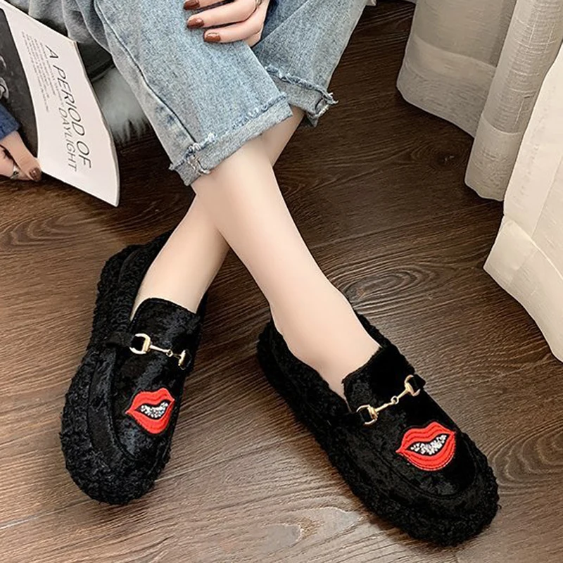 

Fluffy Shoes Women's Outdoor Wear 202020 New Winter Velvet Warm Cotton Shoes All-Matching Mesh Red Lip Print Slip-on Peas Shoes