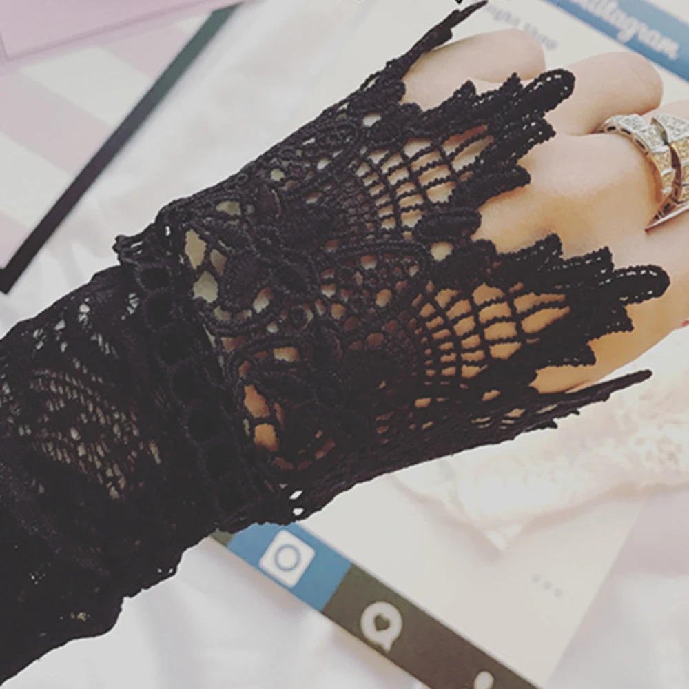 2 искусственные кружевные перчатки с расклешенными рукавами женские
