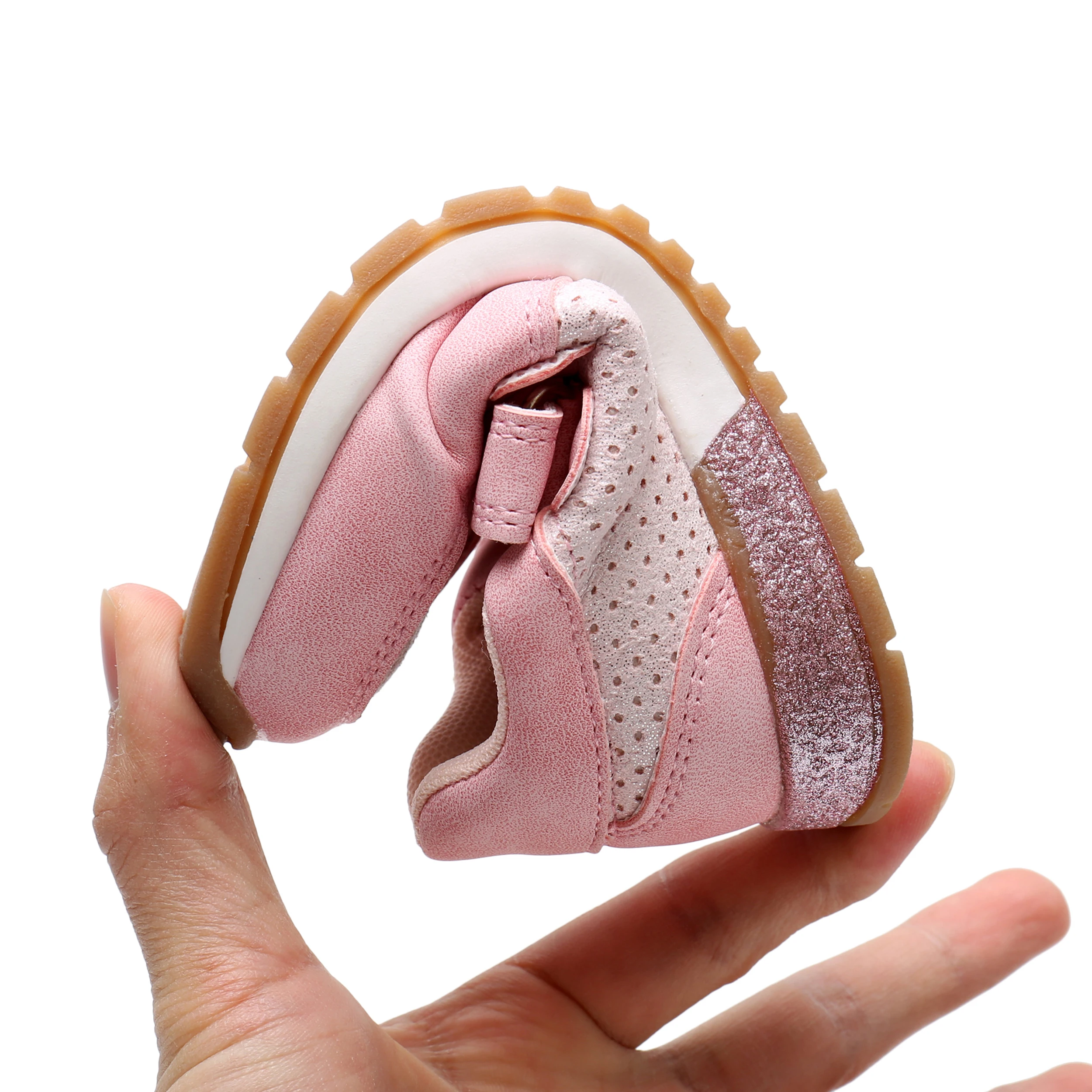 Кроссовки для девочек Apakowa из искусственной кожи с заплатками в виде сердечек