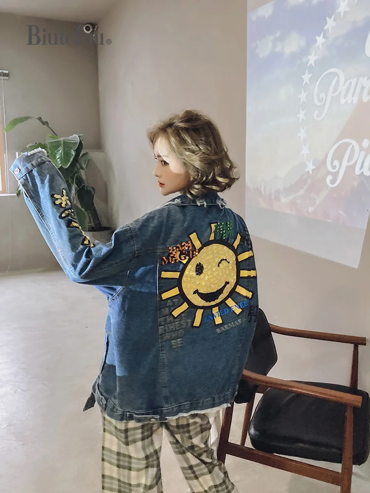 

2021 Spring Women Short Cartoon Print Letter Sequins Beading Hole Chic Jacket